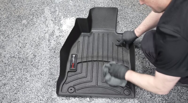 How to Clean Rubber Car Mats Emergency Cleaning Tips (1)